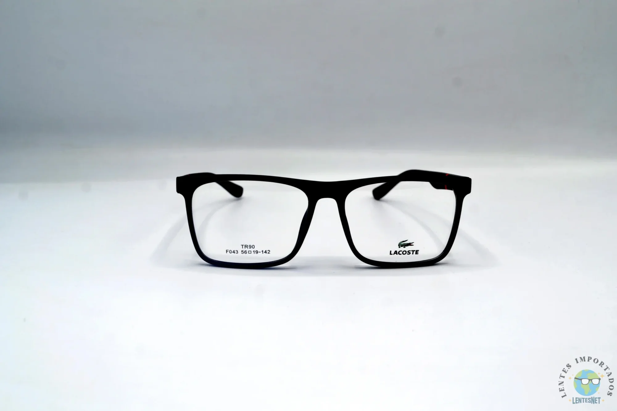 Lacoste | Lentes Marca Lacoste Color Negro Mate y Gris F043 C2 | Modelo: Lacoste  F043 C2 Color: Negro Mate y Gris